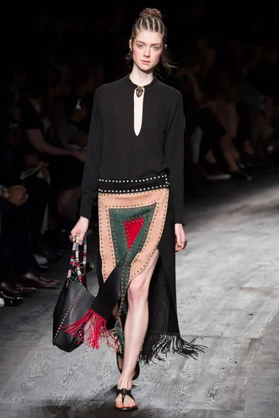 Look 30